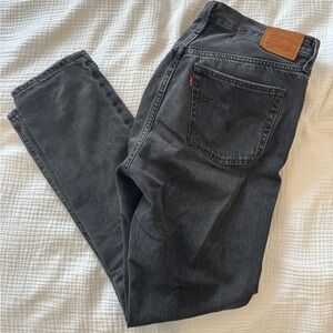Levi’s Wedgie Icon Fit black jeans